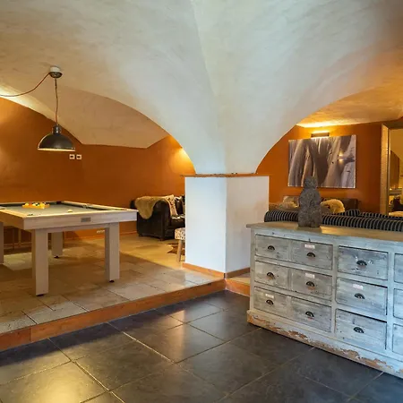 Chalé Chalet,14 P, 230m2,sauna,billard,source *
